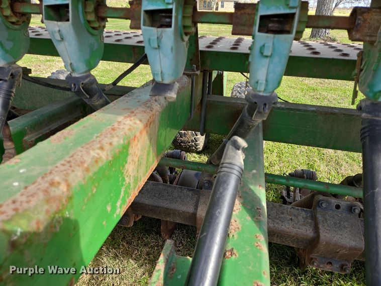 image for item DV1340 John Deere 1560 no-till grain drill