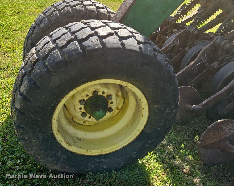 image for item DV1340 John Deere 1560 no-till grain drill