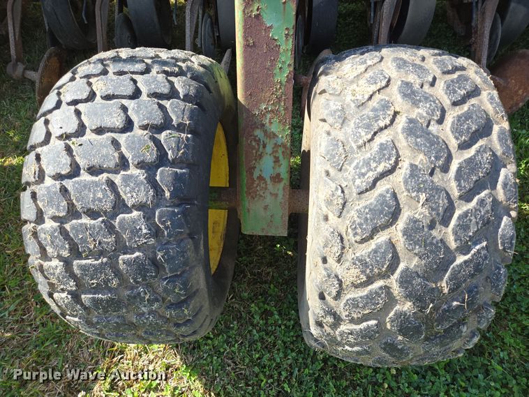 image for item DV1340 John Deere 1560 no-till grain drill