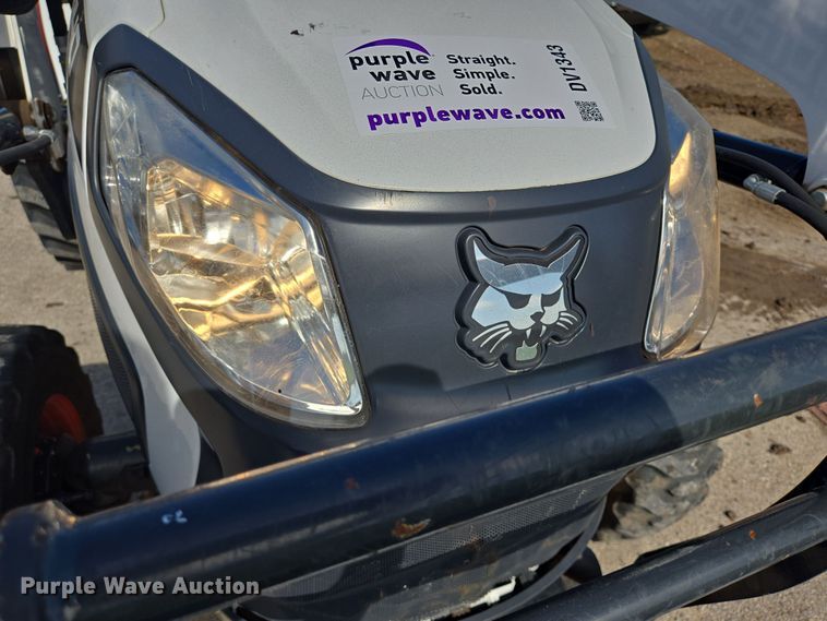 image for item DV1343 2021 Bobcat CT2040 MFWD tractor