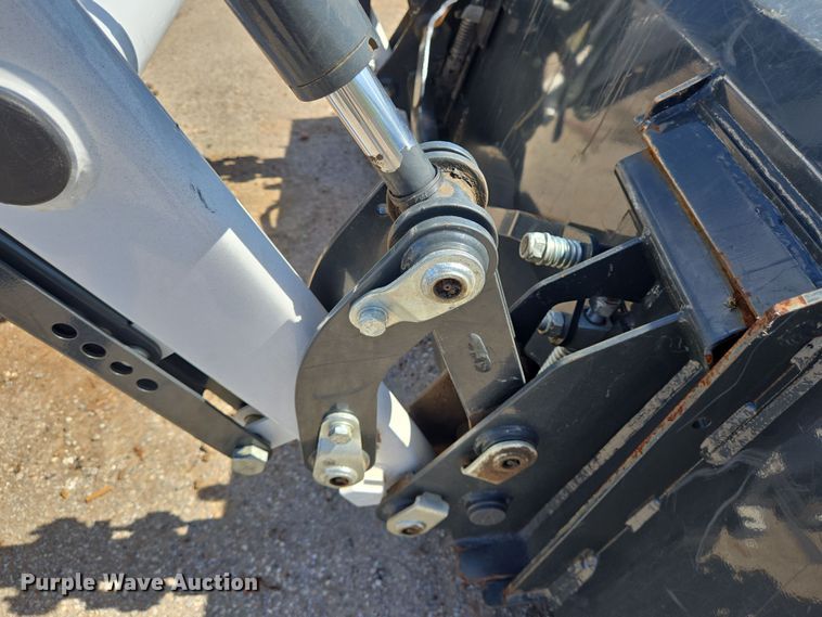 image for item DV1343 2021 Bobcat CT2040 MFWD tractor