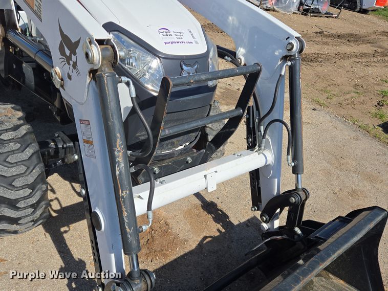 image for item DV1343 2021 Bobcat CT2040 MFWD tractor