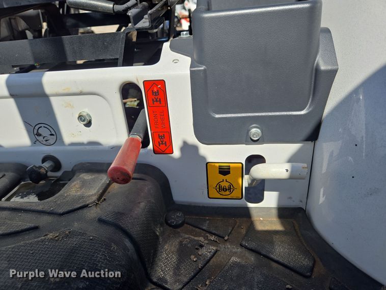 image for item DV1343 2021 Bobcat CT2040 MFWD tractor