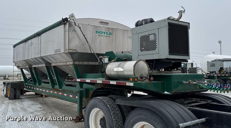 image for item DW2471 2013 Behnke Enterprises fertilizer tender trailer