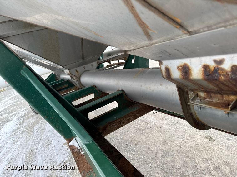 image for item DW2471 2013 Behnke Enterprises fertilizer tender trailer