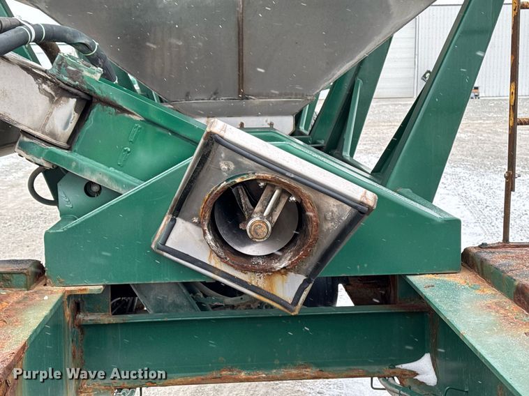 image for item DW2471 2013 Behnke Enterprises fertilizer tender trailer