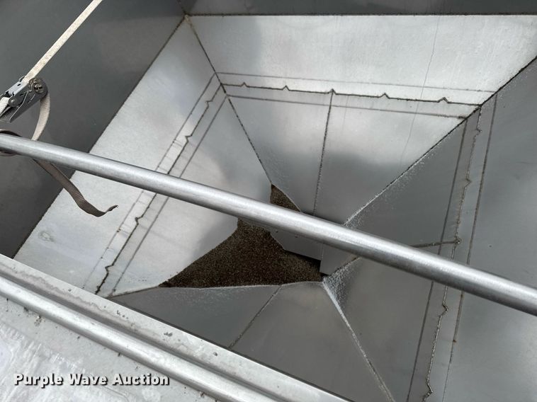 image for item DW2471 2013 Behnke Enterprises fertilizer tender trailer