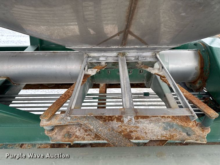 image for item DW2471 2013 Behnke Enterprises fertilizer tender trailer