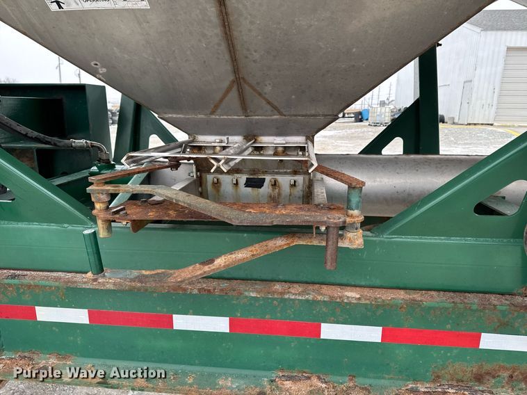 image for item DW2471 2013 Behnke Enterprises fertilizer tender trailer