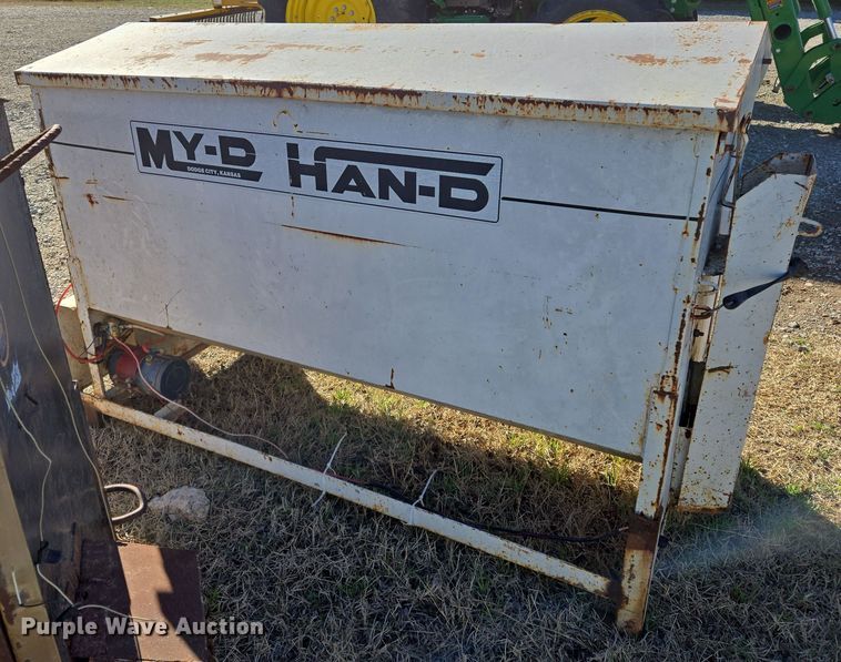 image for item ED2489 My-D Han-d cake feeder