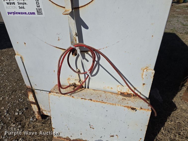 image for item ED2489 My-D Han-d cake feeder