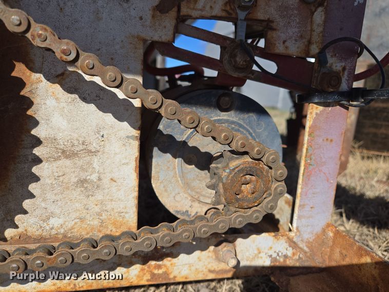 image for item ED2489 My-D Han-d cake feeder