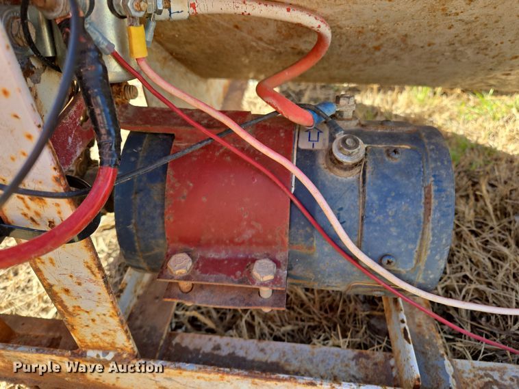 image for item ED2489 My-D Han-d cake feeder