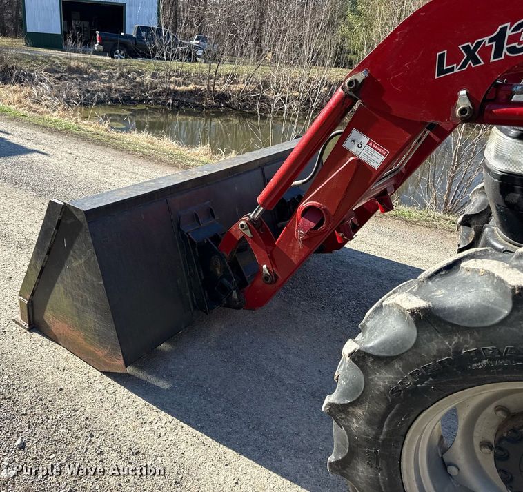 image for item ED4077 2004 Case IH JX95 MFWD tractor