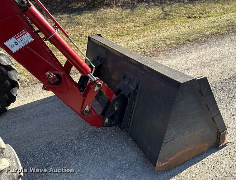 image for item ED4077 2004 Case IH JX95 MFWD tractor