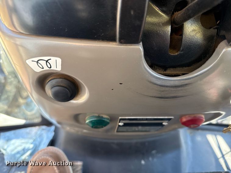 image for item ED4077 2004 Case IH JX95 MFWD tractor