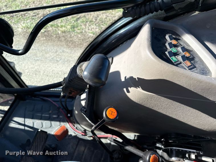 image for item ED4077 2004 Case IH JX95 MFWD tractor