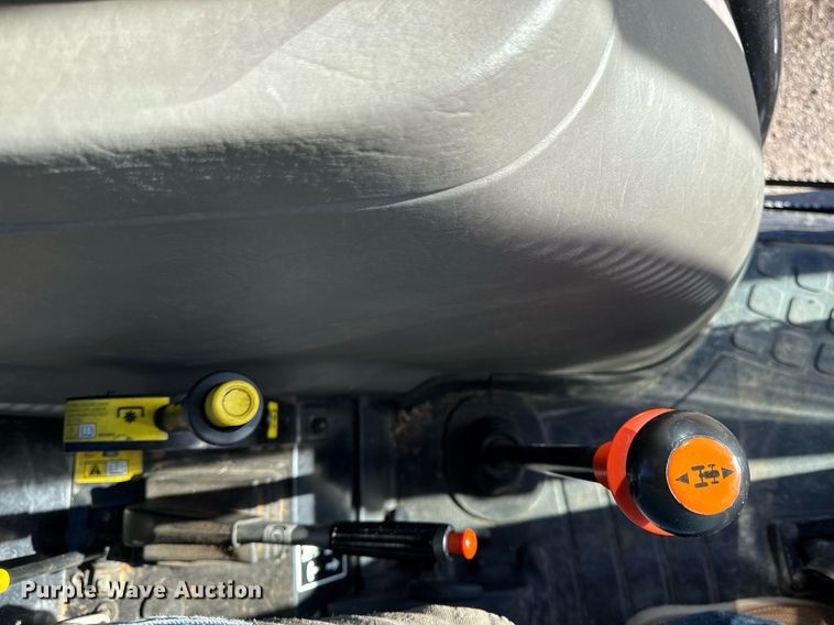 image for item ED4077 2004 Case IH JX95 MFWD tractor