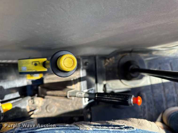 image for item ED4077 2004 Case IH JX95 MFWD tractor