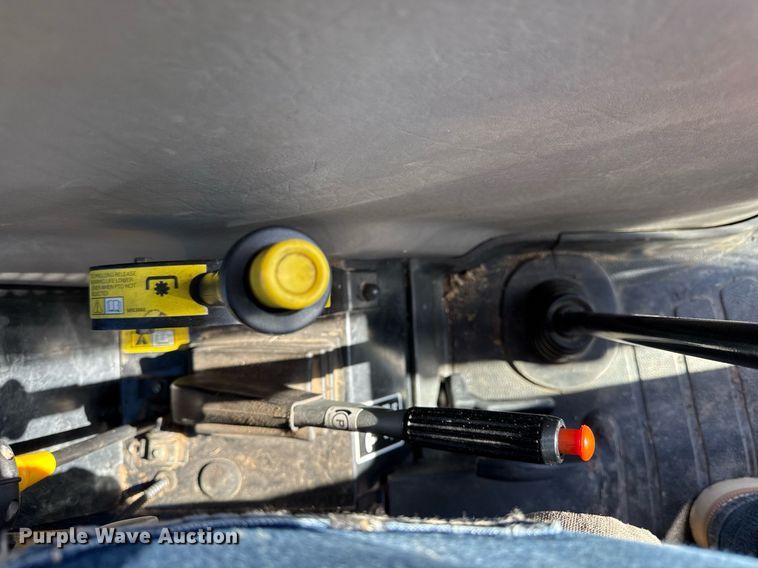 image for item ED4077 2004 Case IH JX95 MFWD tractor