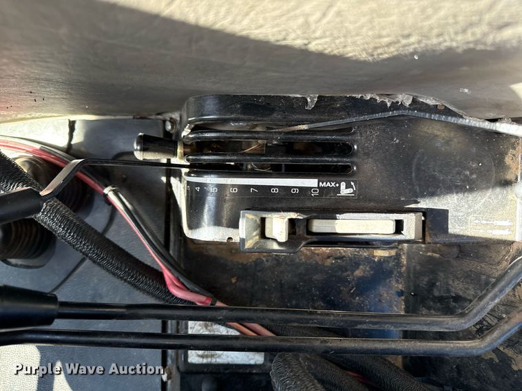 image for item ED4077 2004 Case IH JX95 MFWD tractor