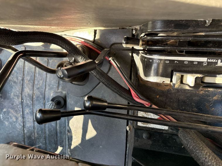 image for item ED4077 2004 Case IH JX95 MFWD tractor