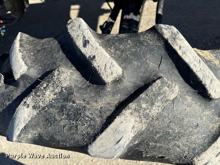 image for item ED4077 2004 Case IH JX95 MFWD tractor