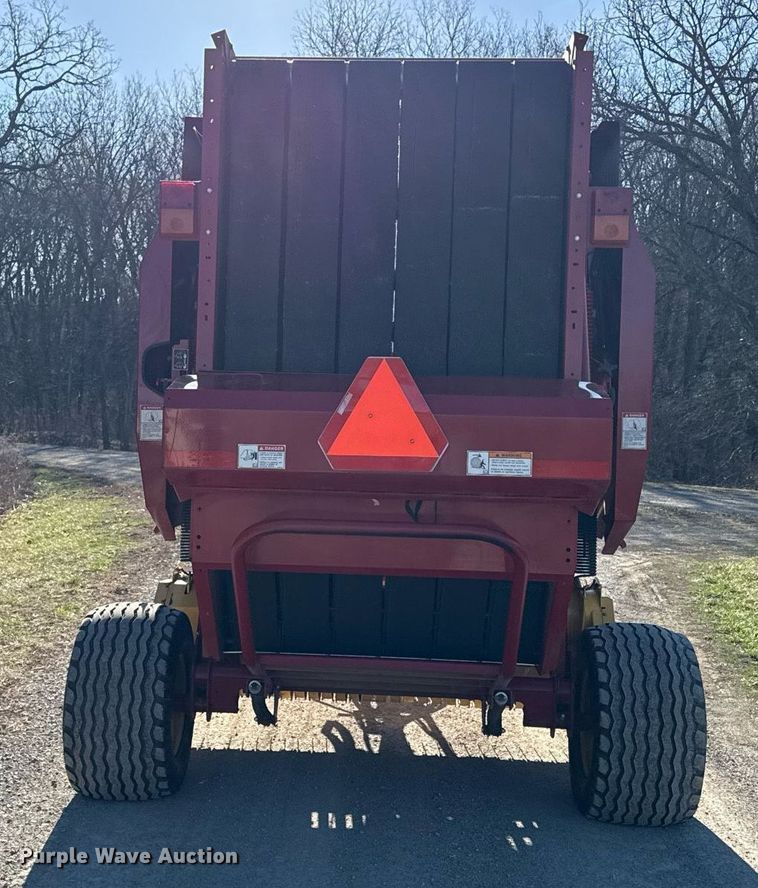 image for item ED4078 2011 New Holland BR7070 round baler