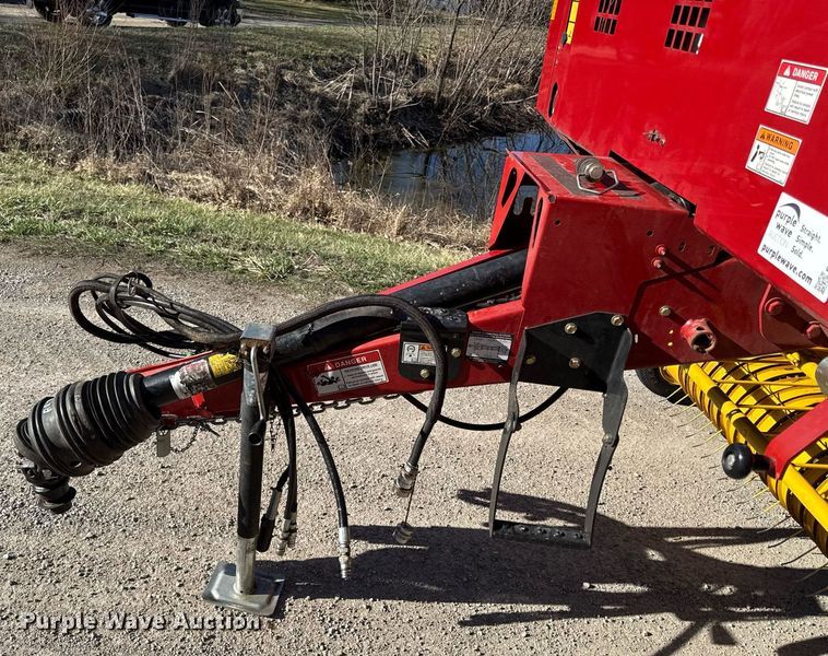 image for item ED4078 2011 New Holland BR7070 round baler