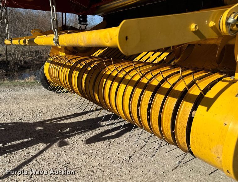 image for item ED4078 2011 New Holland BR7070 round baler