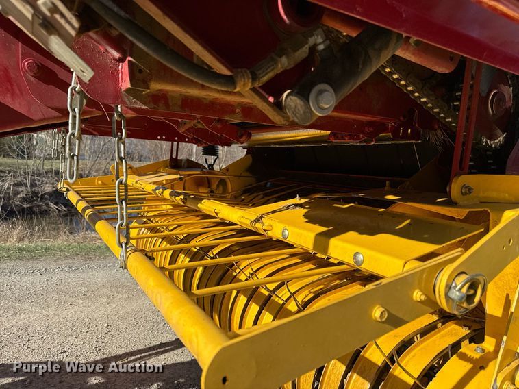 image for item ED4078 2011 New Holland BR7070 round baler