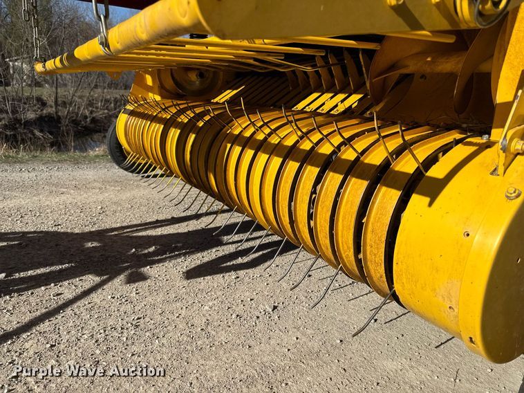 image for item ED4078 2011 New Holland BR7070 round baler