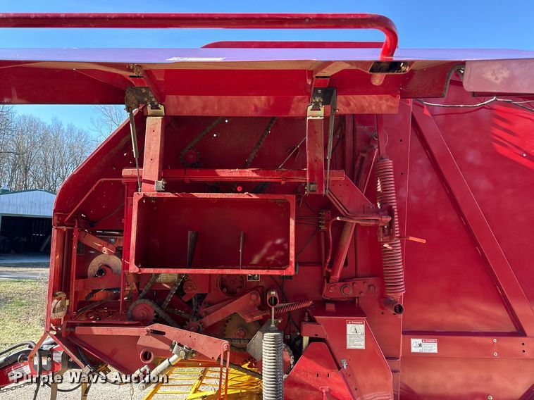 image for item ED4078 2011 New Holland BR7070 round baler