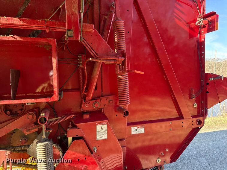 image for item ED4078 2011 New Holland BR7070 round baler