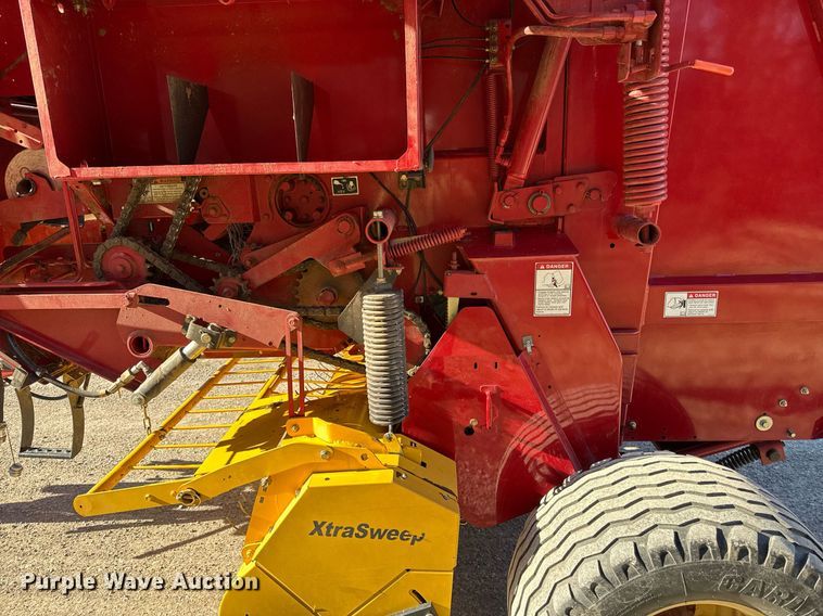 image for item ED4078 2011 New Holland BR7070 round baler