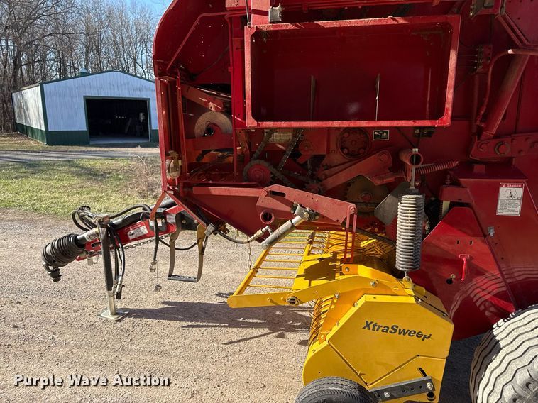 image for item ED4078 2011 New Holland BR7070 round baler
