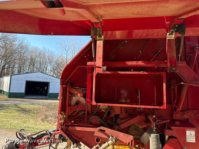 image for item ED4078 2011 New Holland BR7070 round baler