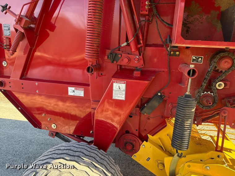 image for item ED4078 2011 New Holland BR7070 round baler