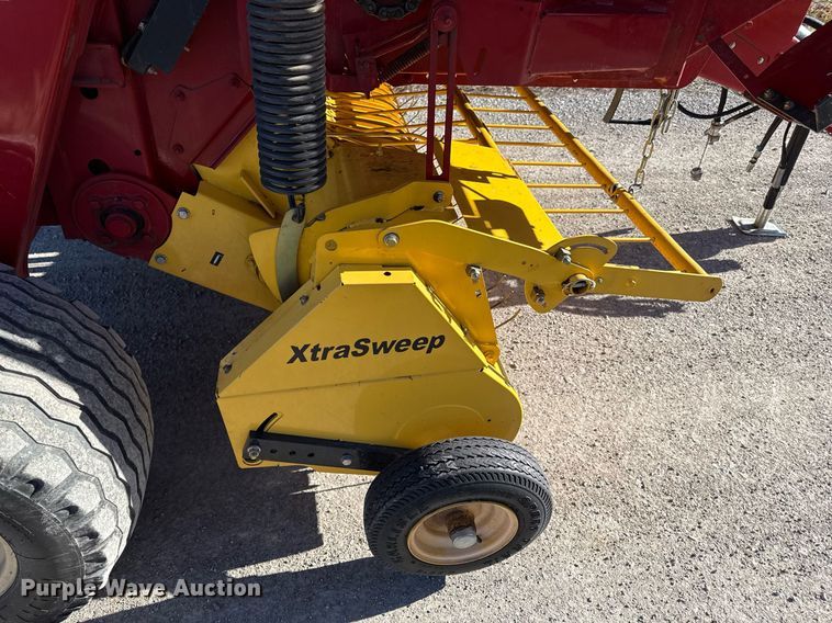 image for item ED4078 2011 New Holland BR7070 round baler