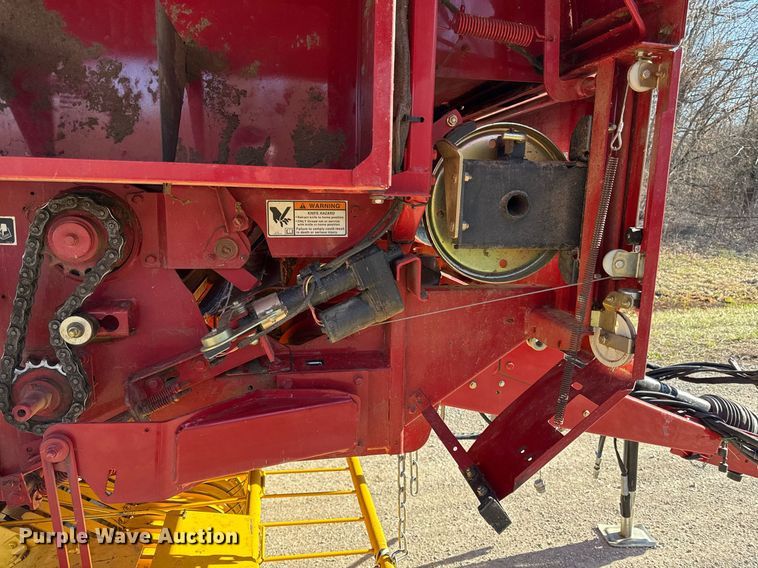 image for item ED4078 2011 New Holland BR7070 round baler