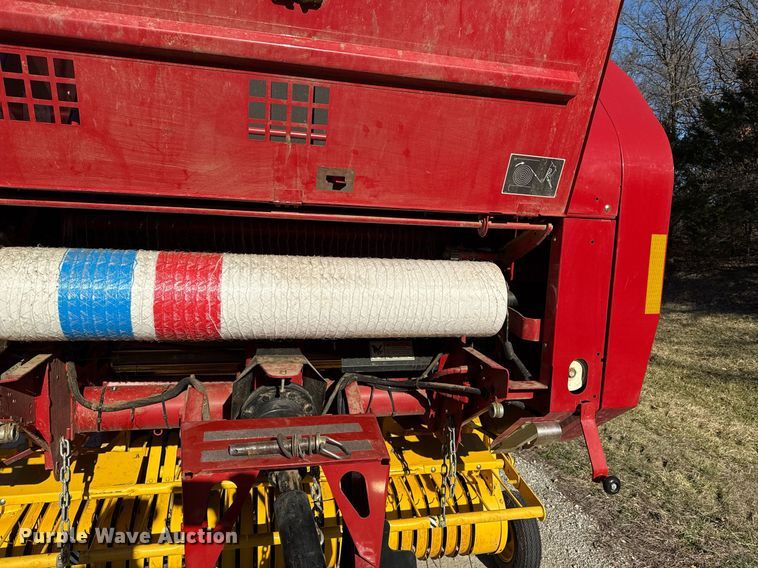 image for item ED4078 2011 New Holland BR7070 round baler