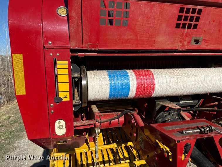 image for item ED4078 2011 New Holland BR7070 round baler