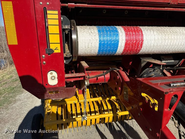 image for item ED4078 2011 New Holland BR7070 round baler