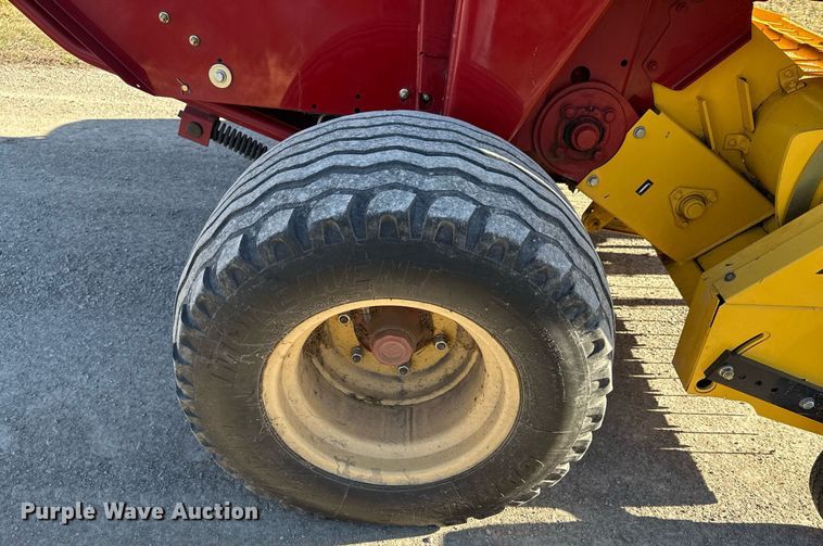 image for item ED4078 2011 New Holland BR7070 round baler