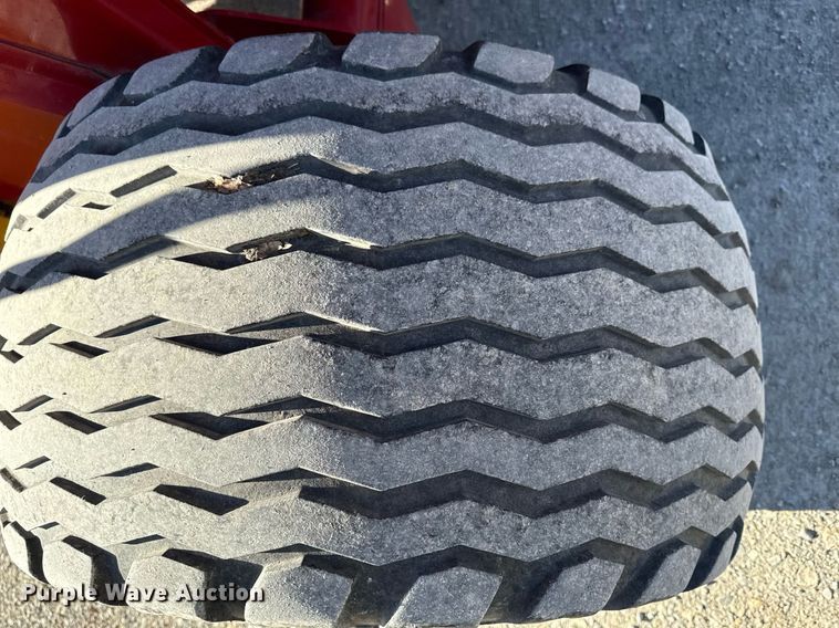 image for item ED4078 2011 New Holland BR7070 round baler