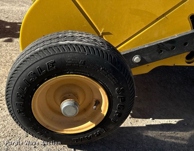 image for item ED4078 2011 New Holland BR7070 round baler