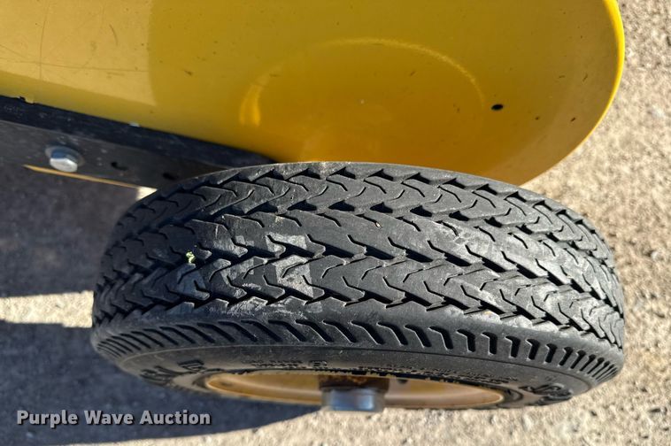 image for item ED4078 2011 New Holland BR7070 round baler