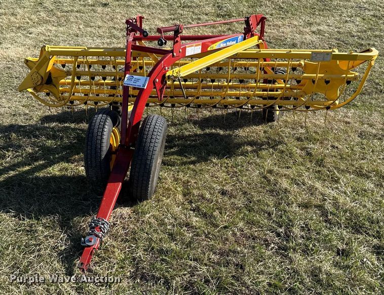 image for item ED4079 2011 New Holland 258 hay rake