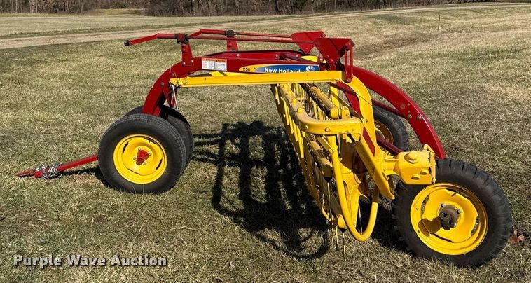 image for item ED4079 2011 New Holland 258 hay rake