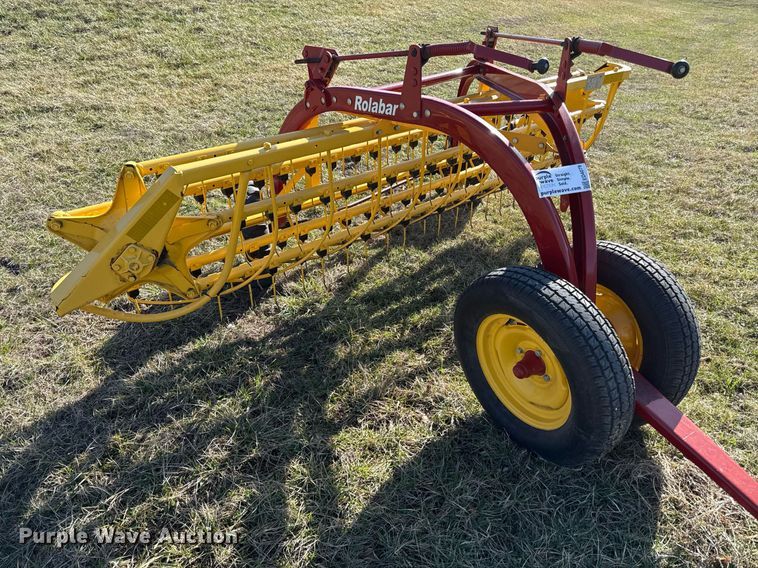 image for item ED4079 2011 New Holland 258 hay rake